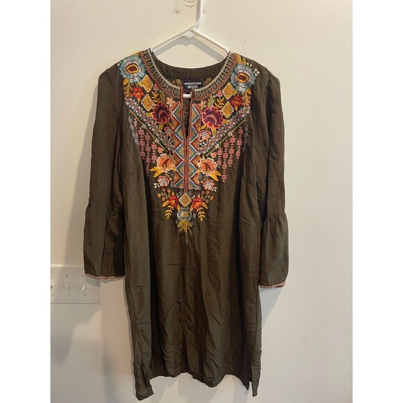 Johnny Was Embroidery Tunic Top Dress M Boho Olive Green Bell Sleeve Floral Silk - Picture 12 of 13
